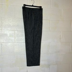 Very nice Black two piece pant suit size 14 by Sag Harbor in hounds tooth print.